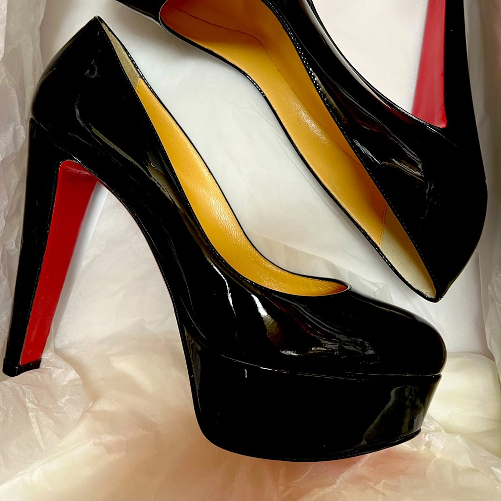 Authentic Brand New Christian Louboutin black patent Platform heels size 35.5